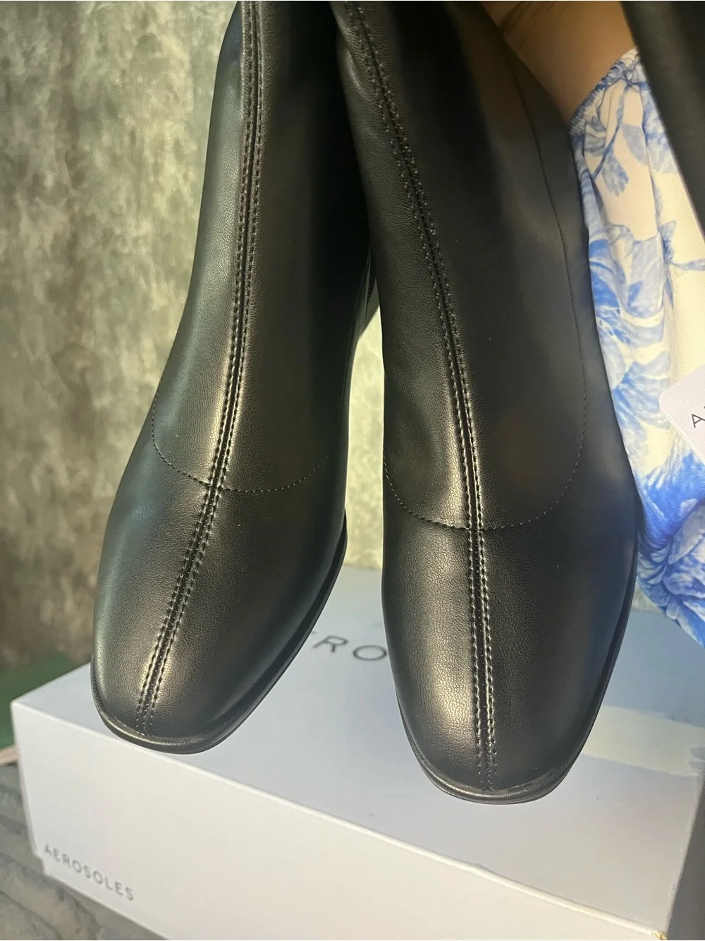AEROSOLES chic over